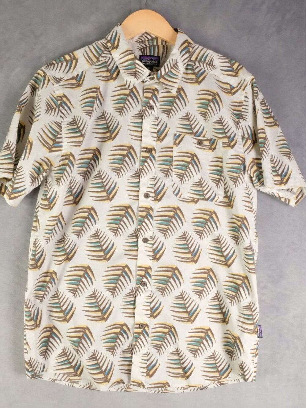 Patagonia Shirt Mens M White Fern Leaf Print Go To Organic Cotton Button Up